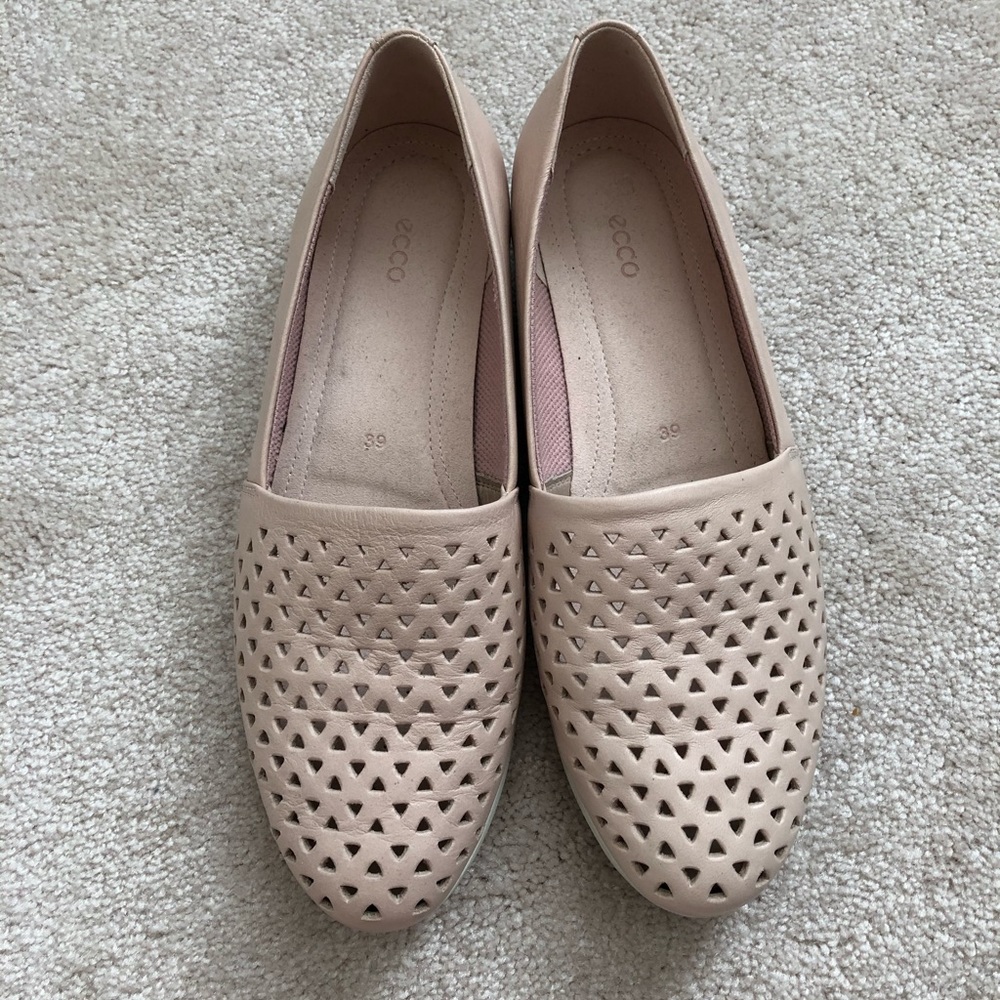 Ecco flats.